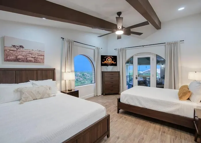 Holiday home Scenic Four Peaks Vistas Private Pool & Hot Tub